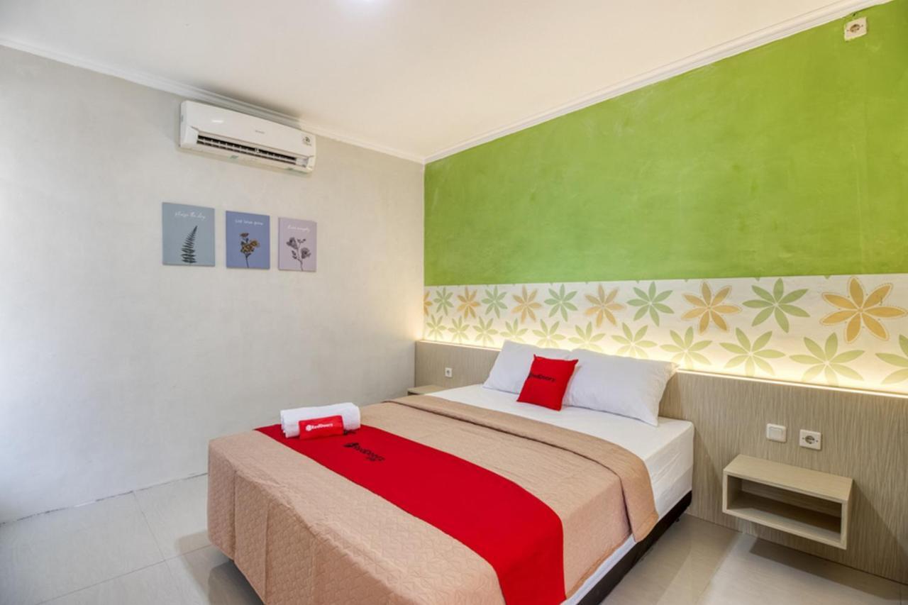 Reddoorz Near Malioboro Tugu Station Jogja 2 Hotel Yogyakarta Exterior photo