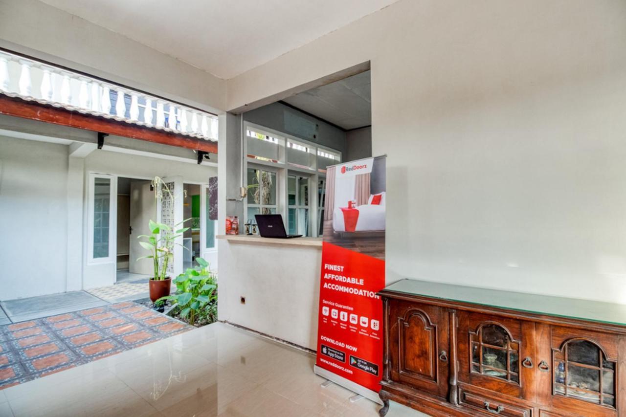 Reddoorz Near Malioboro Tugu Station Jogja 2 Hotel Yogyakarta Exterior photo